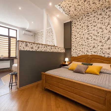 Apartament затишні в центрі біля пл ринок *